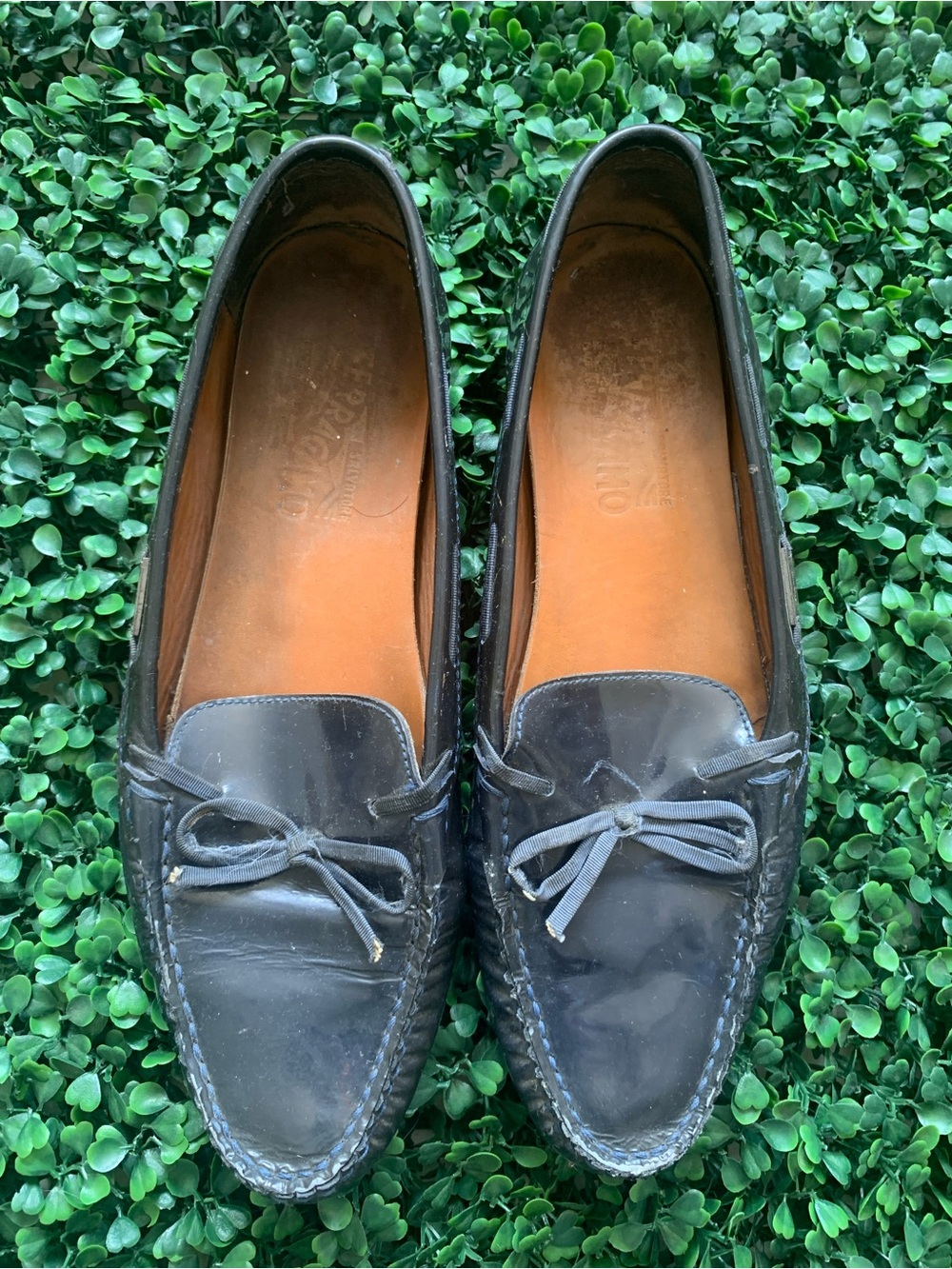 As Is vintage Salvatore Ferragamo blue patent leather woven bow loafers shoes